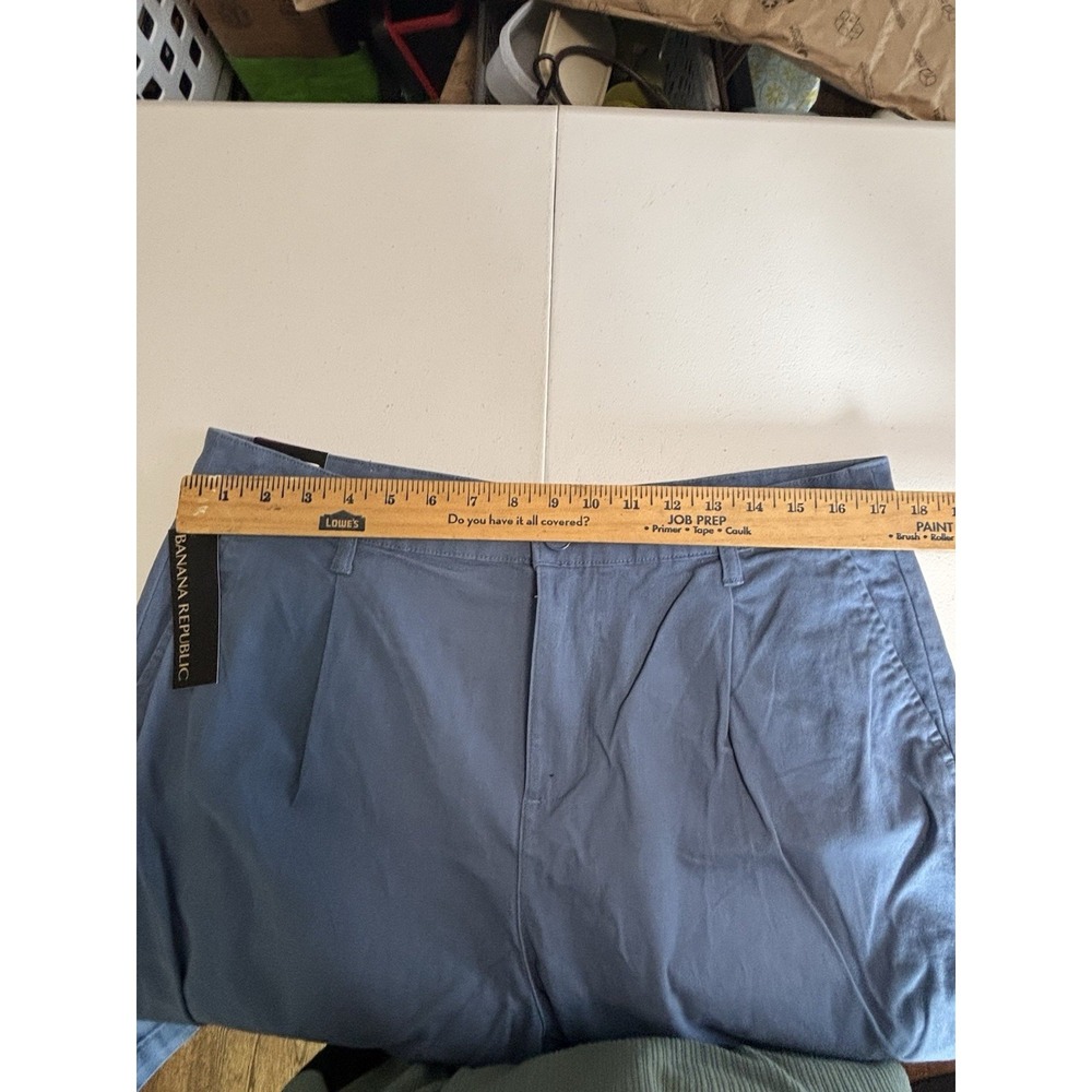 NWT Banana Republic Women's Pleat Front Shorts, Blue, Size 14 - Picture 5 of 12